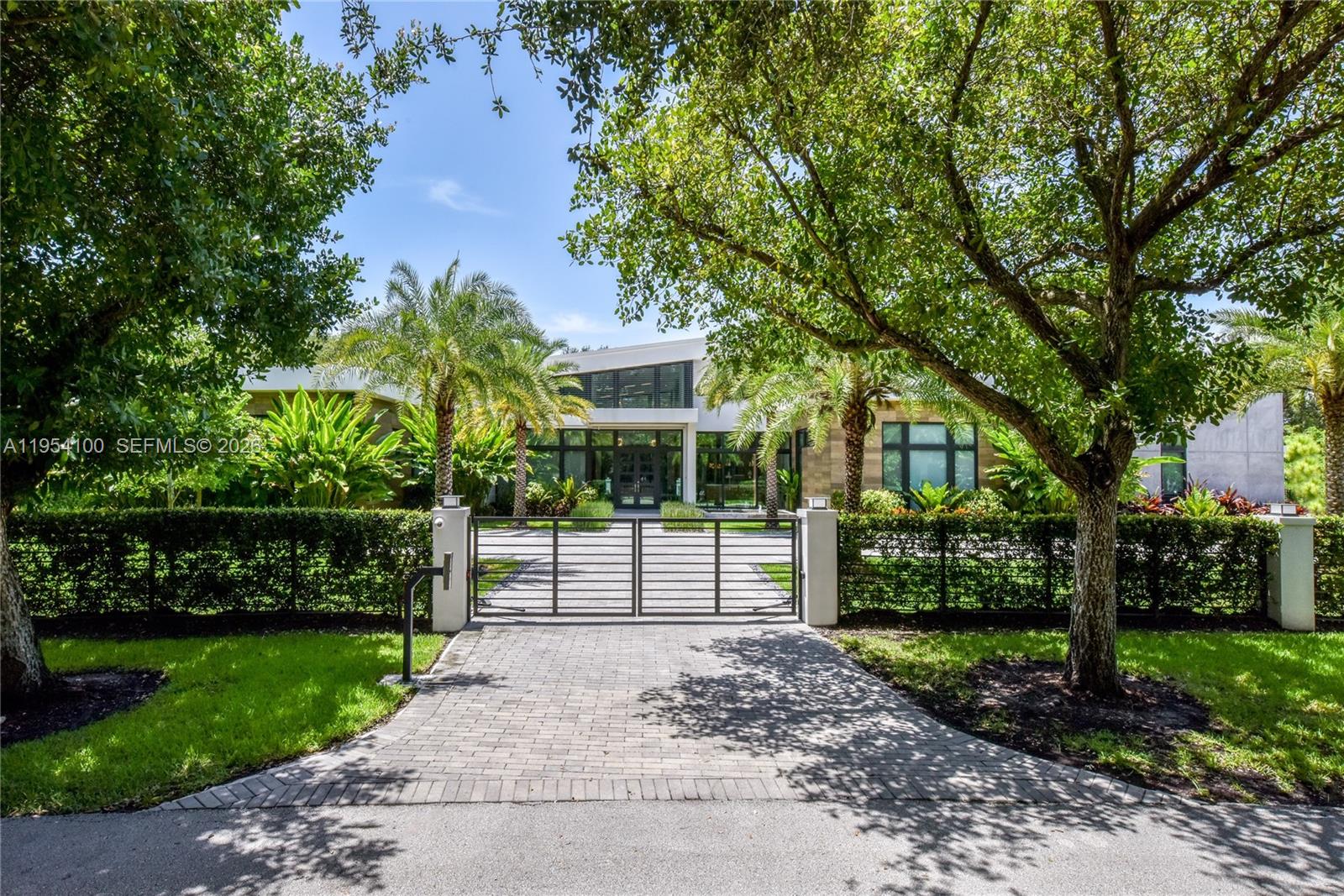 11050 SW 69th Ave, Pinecrest FL 33156