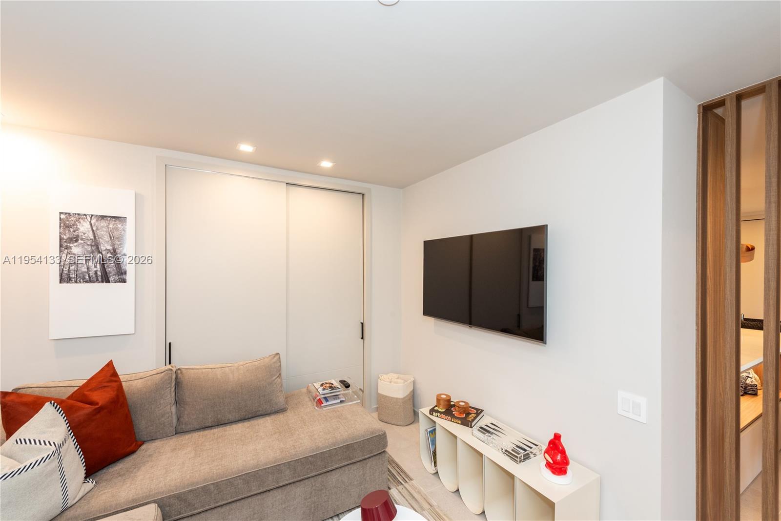 251 Crandon Blvd #306, Key Biscayne FL 33149