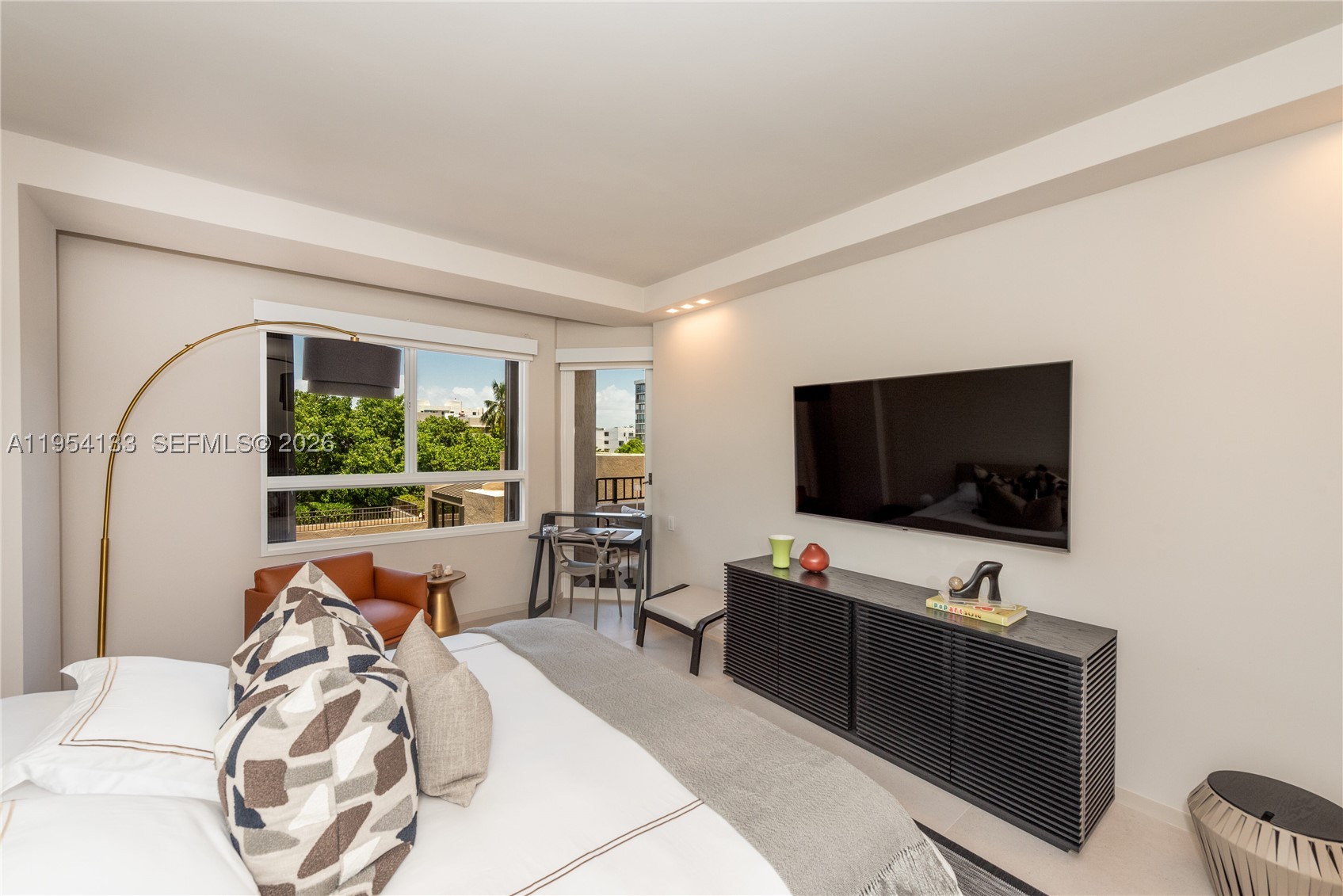 251 Crandon Blvd #306, Key Biscayne FL 33149