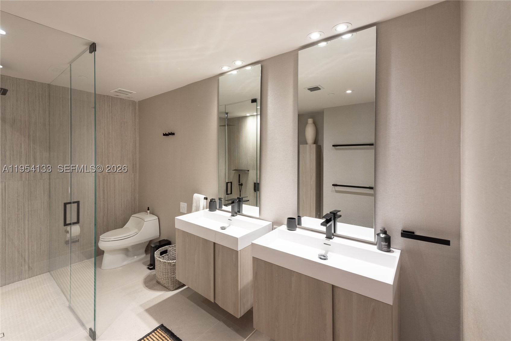 251 Crandon Blvd #306, Key Biscayne FL 33149
