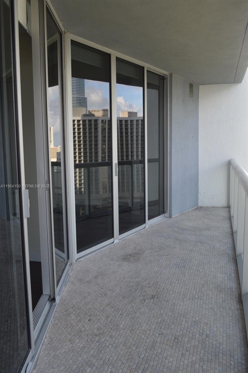 475 Brickell Ave #1814, Miami FL 33131