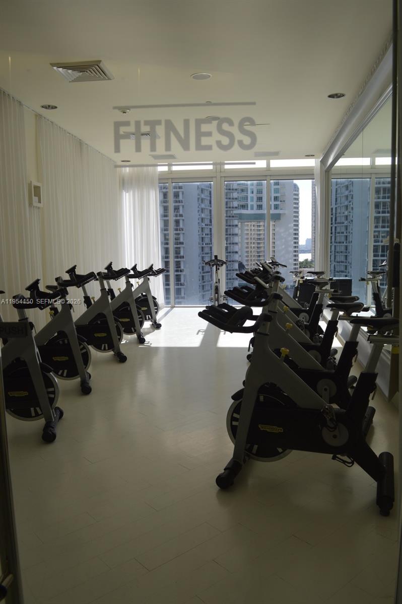 475 Brickell Ave #1814, Miami FL 33131