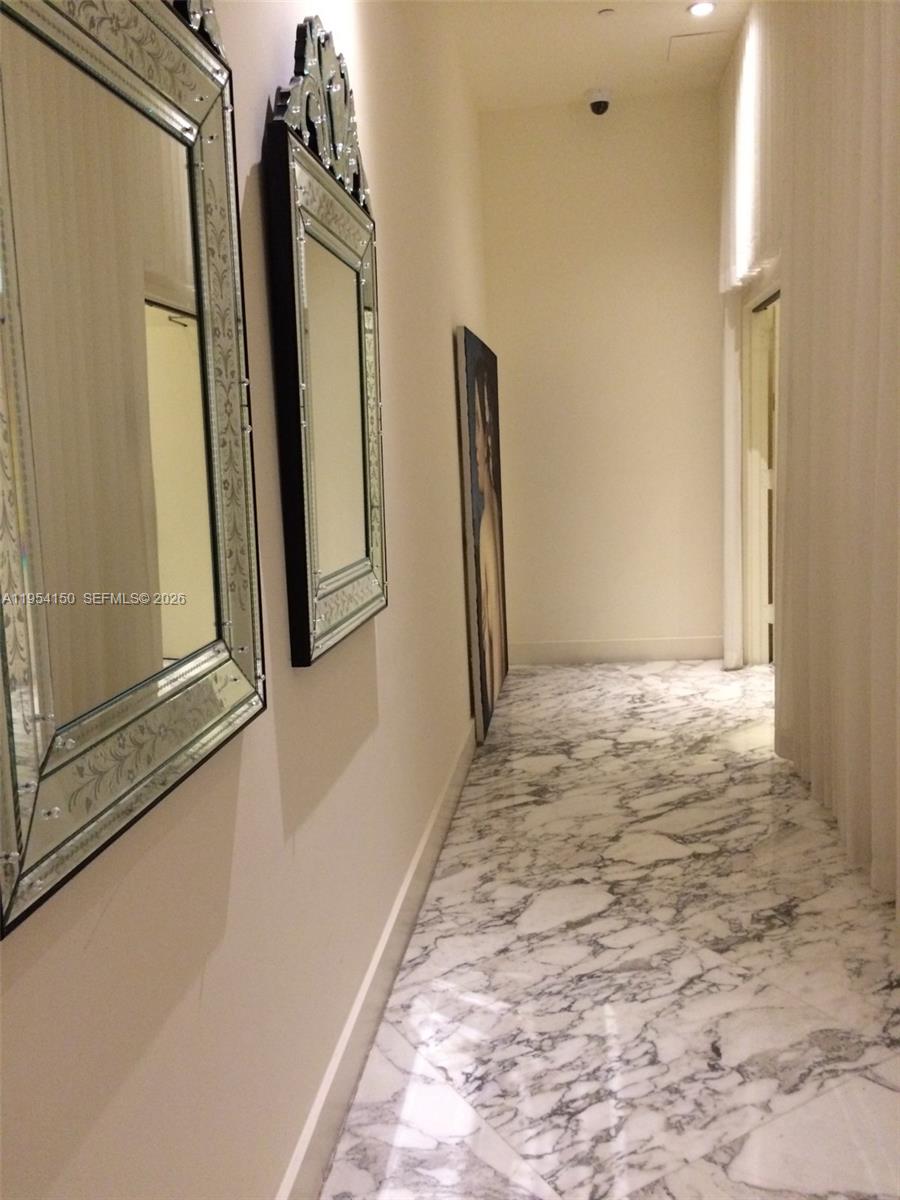 475 Brickell Ave #1814, Miami FL 33131