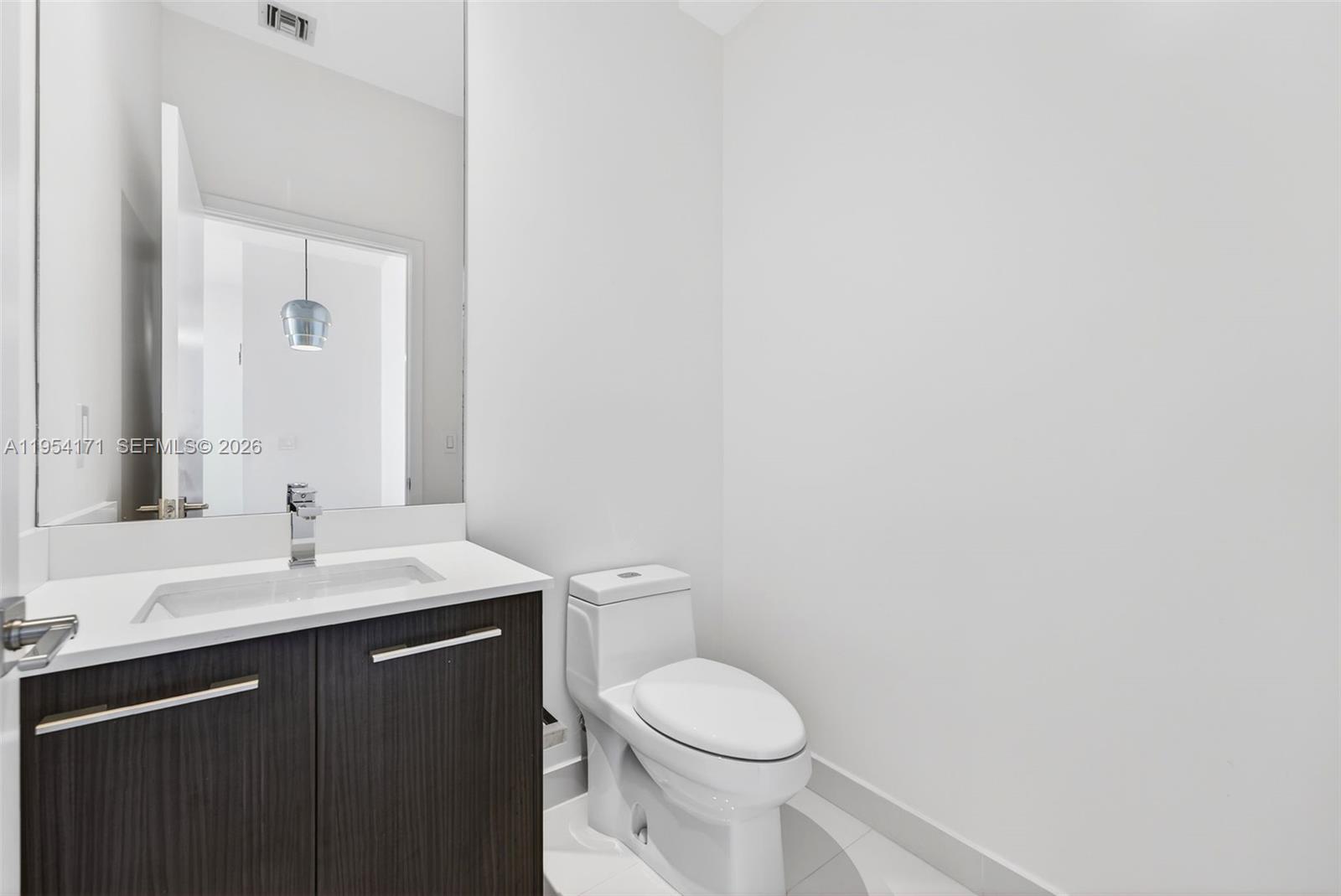 45 SW 9th St #LPH-4609, Miami FL 33130