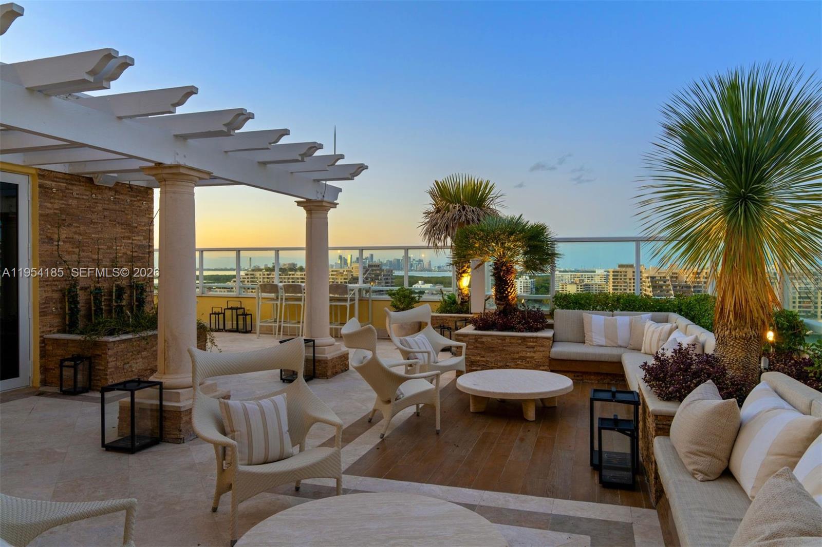 445 Grand Bay Drive #PH-1A, Key Biscayne FL 33149
