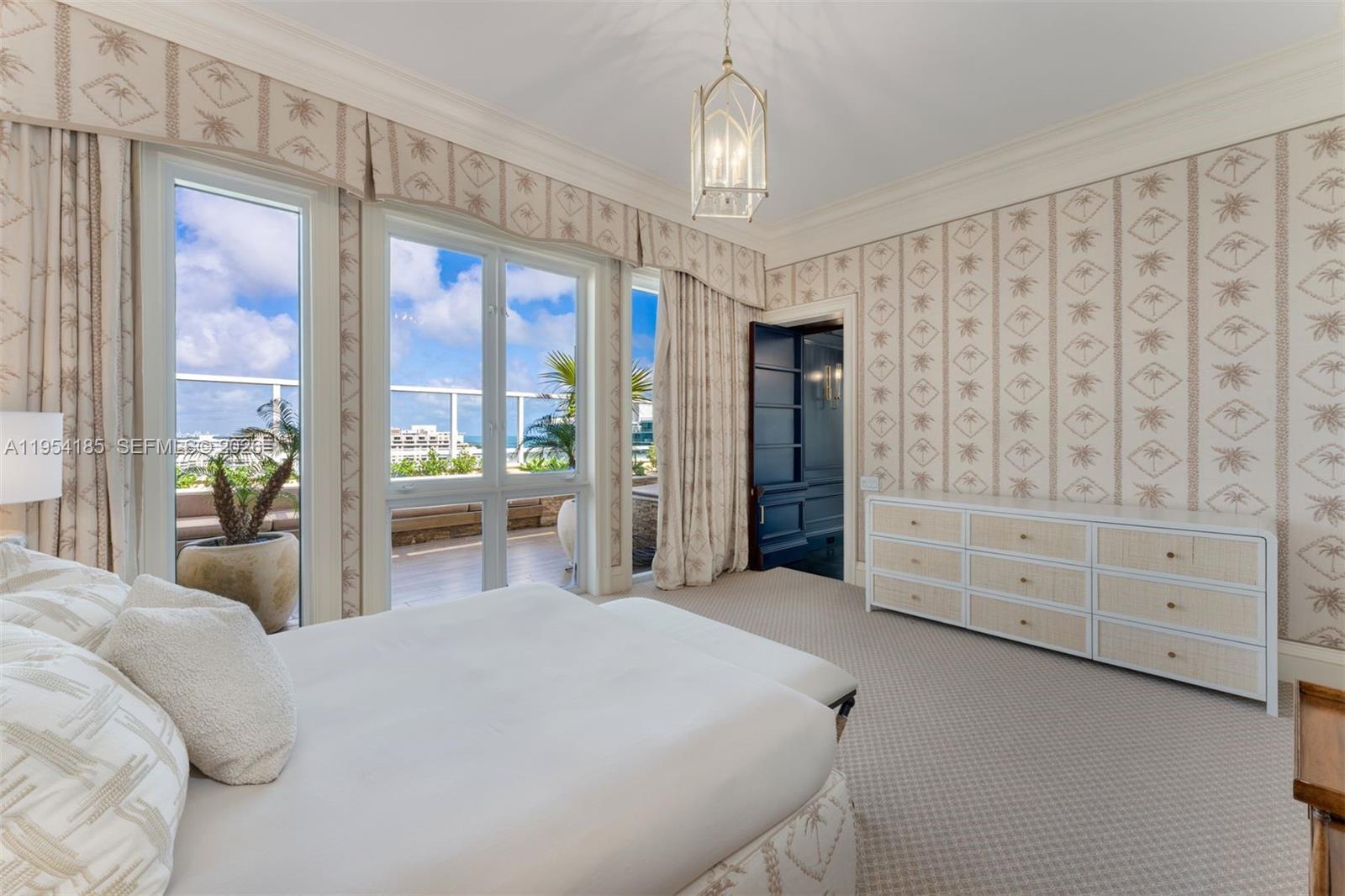 445 Grand Bay Drive #PH-1A, Key Biscayne FL 33149