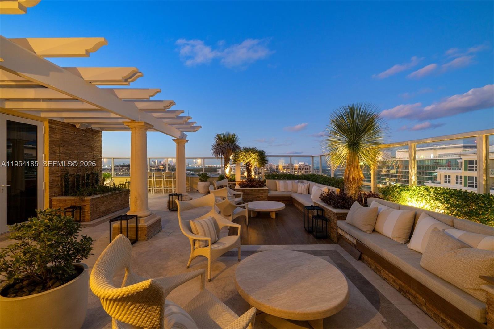 445 Grand Bay Drive #PH-1A, Key Biscayne FL 33149