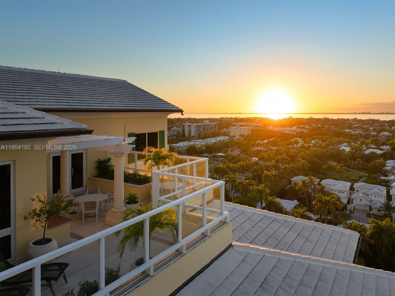 445 Grand Bay Drive #PH-1A, Key Biscayne FL 33149