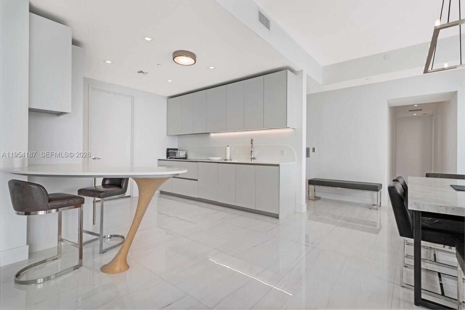 16901 Collins Ave #1402, Sunny Isles Beach FL 33160