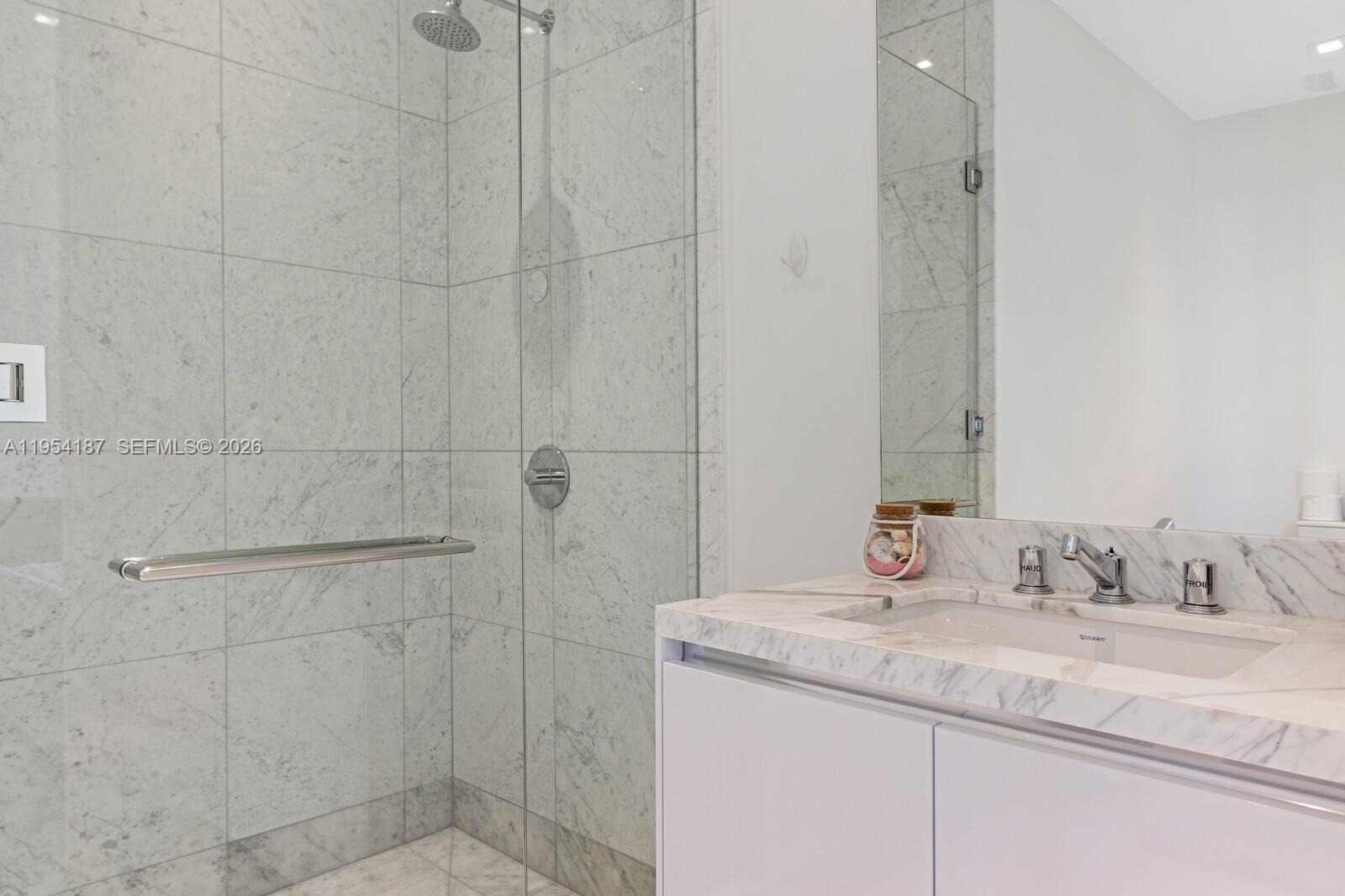 16901 Collins Ave #1402, Sunny Isles Beach FL 33160