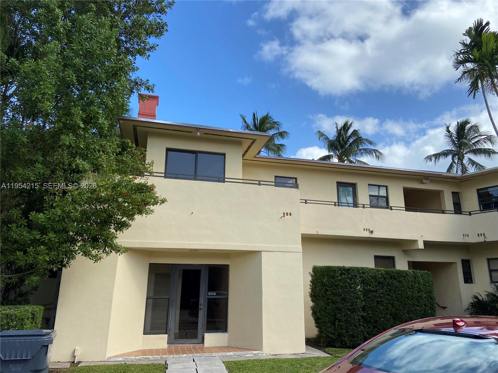 32 Camden Dr #7, Bal Harbour FL 33154