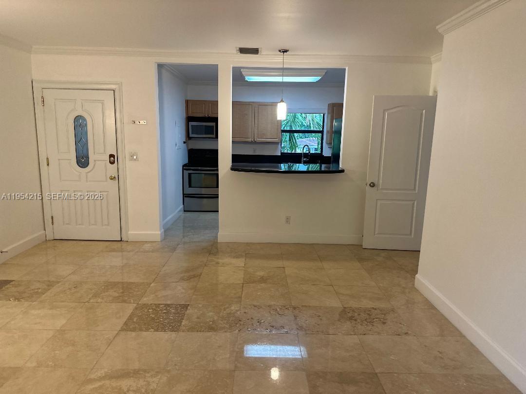 32 Camden Dr #7, Bal Harbour FL 33154