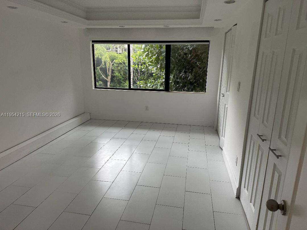 32 Camden Dr #7, Bal Harbour FL 33154