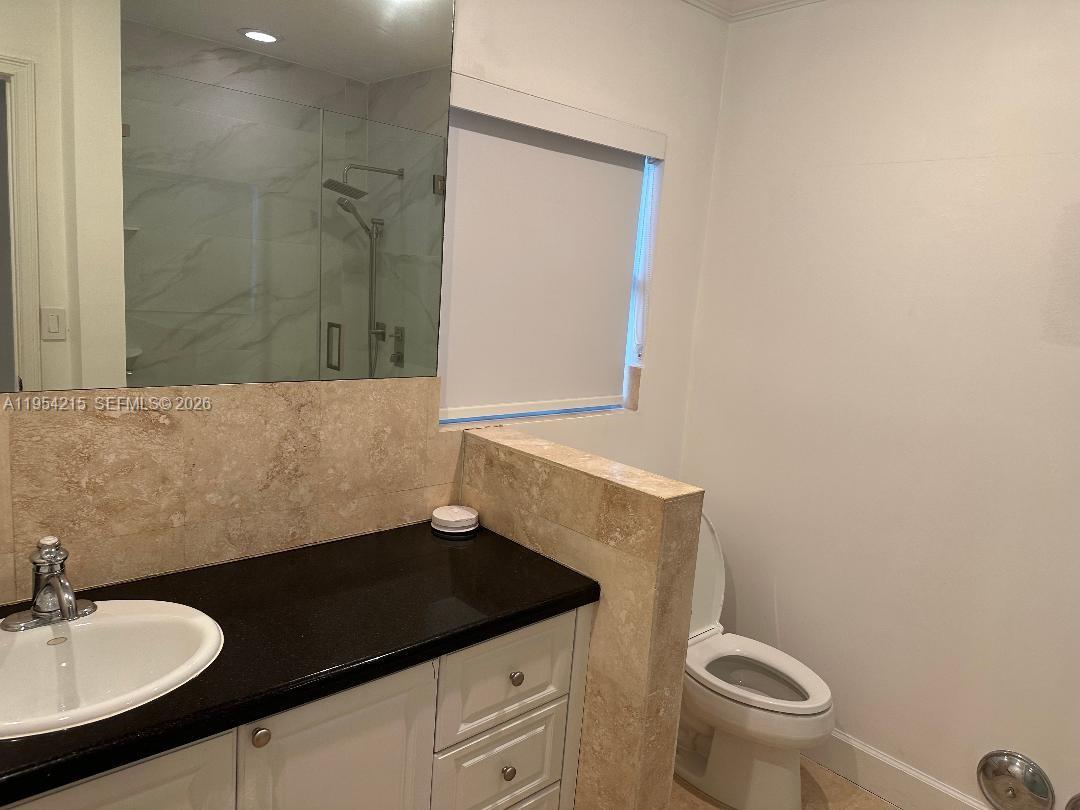 32 Camden Dr #7, Bal Harbour FL 33154