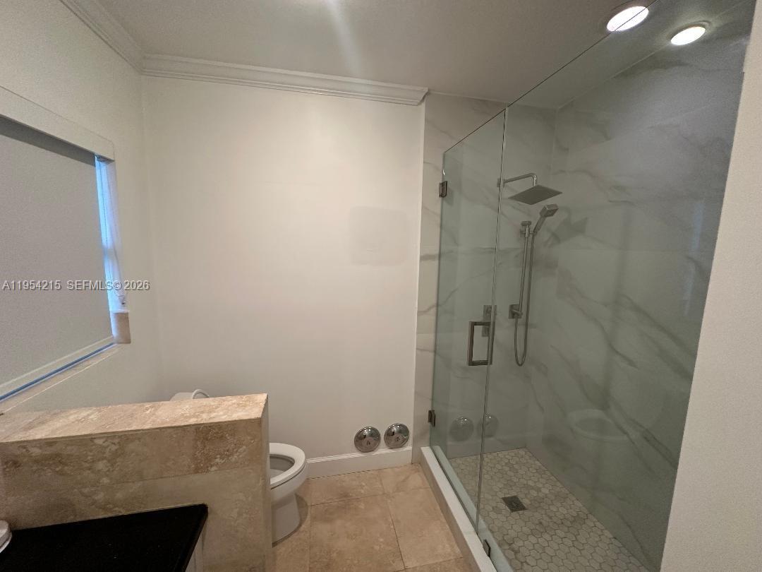 32 Camden Dr #7, Bal Harbour FL 33154