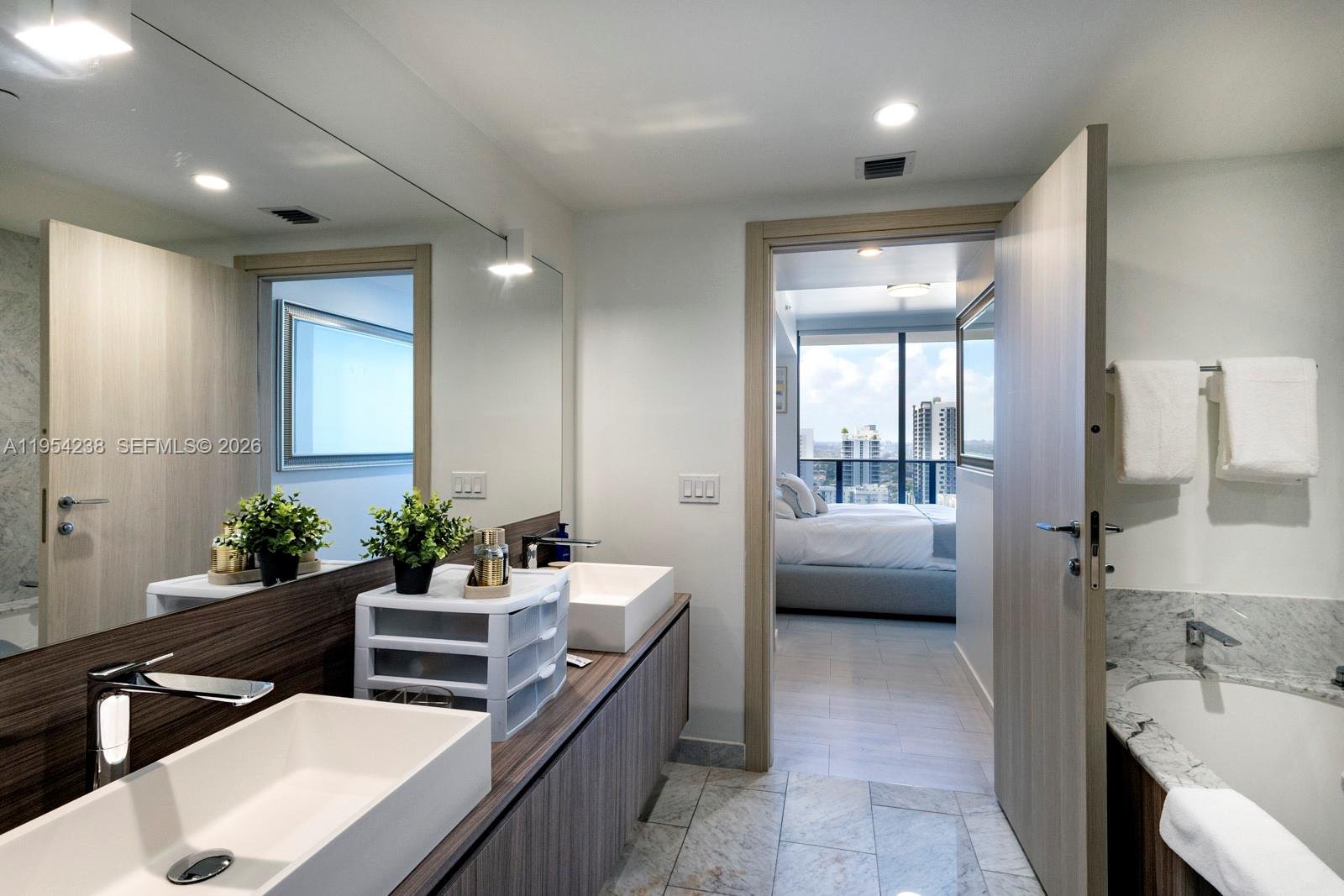 1000 Brickell Plz #2411, Miami FL 33131