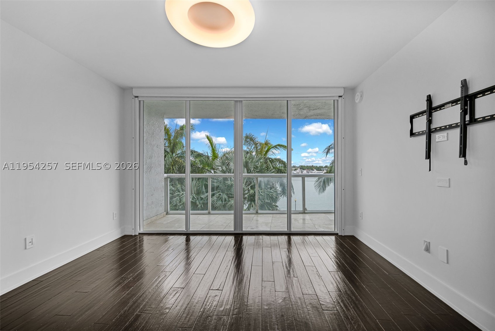 10 VENETIAN WAY #404, Miami Beach FL 33139