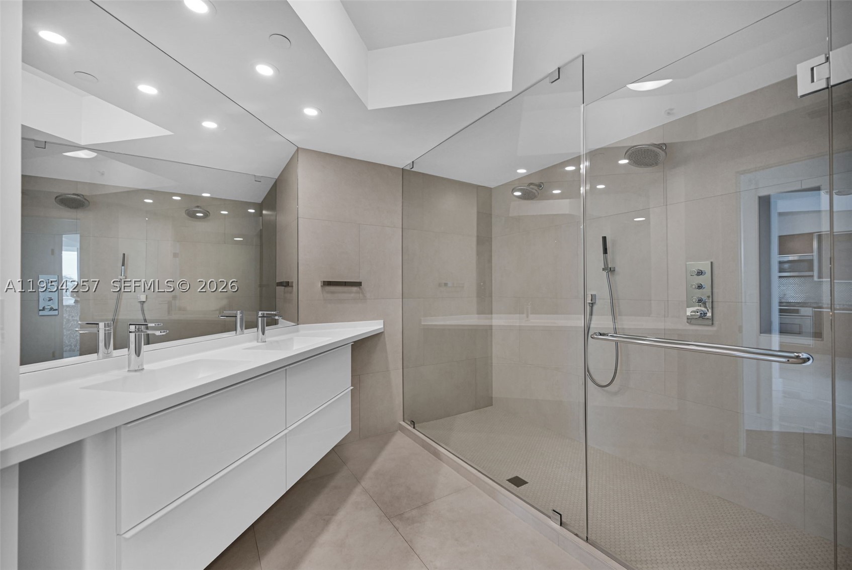 10 VENETIAN WAY #404, Miami Beach FL 33139