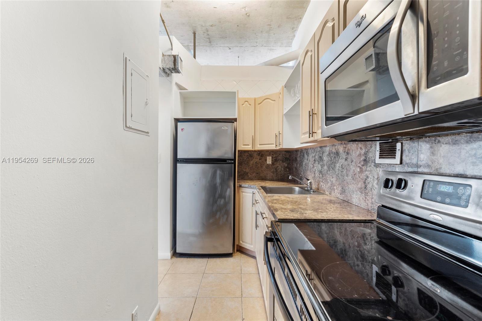1000 West Ave #PH32, Miami Beach FL 33139