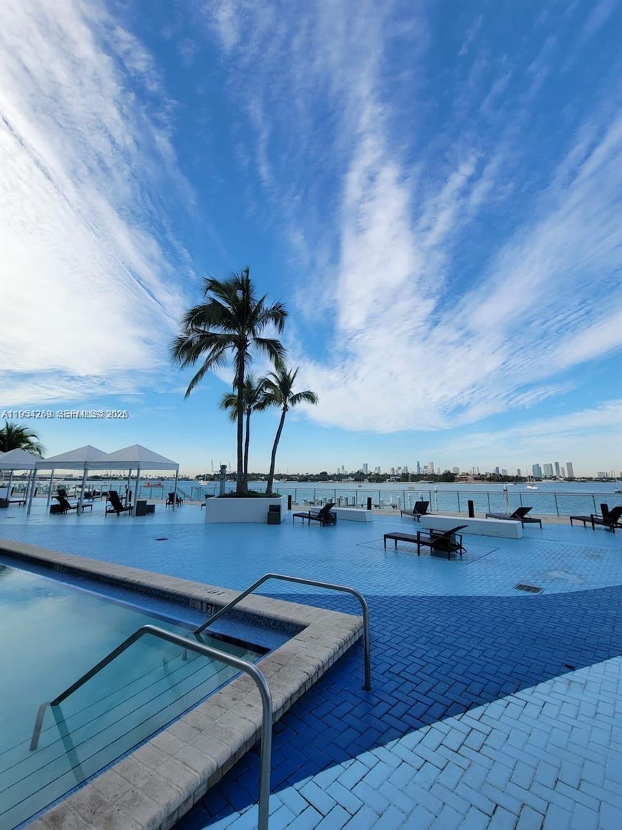 1000 West Ave #PH32, Miami Beach FL 33139