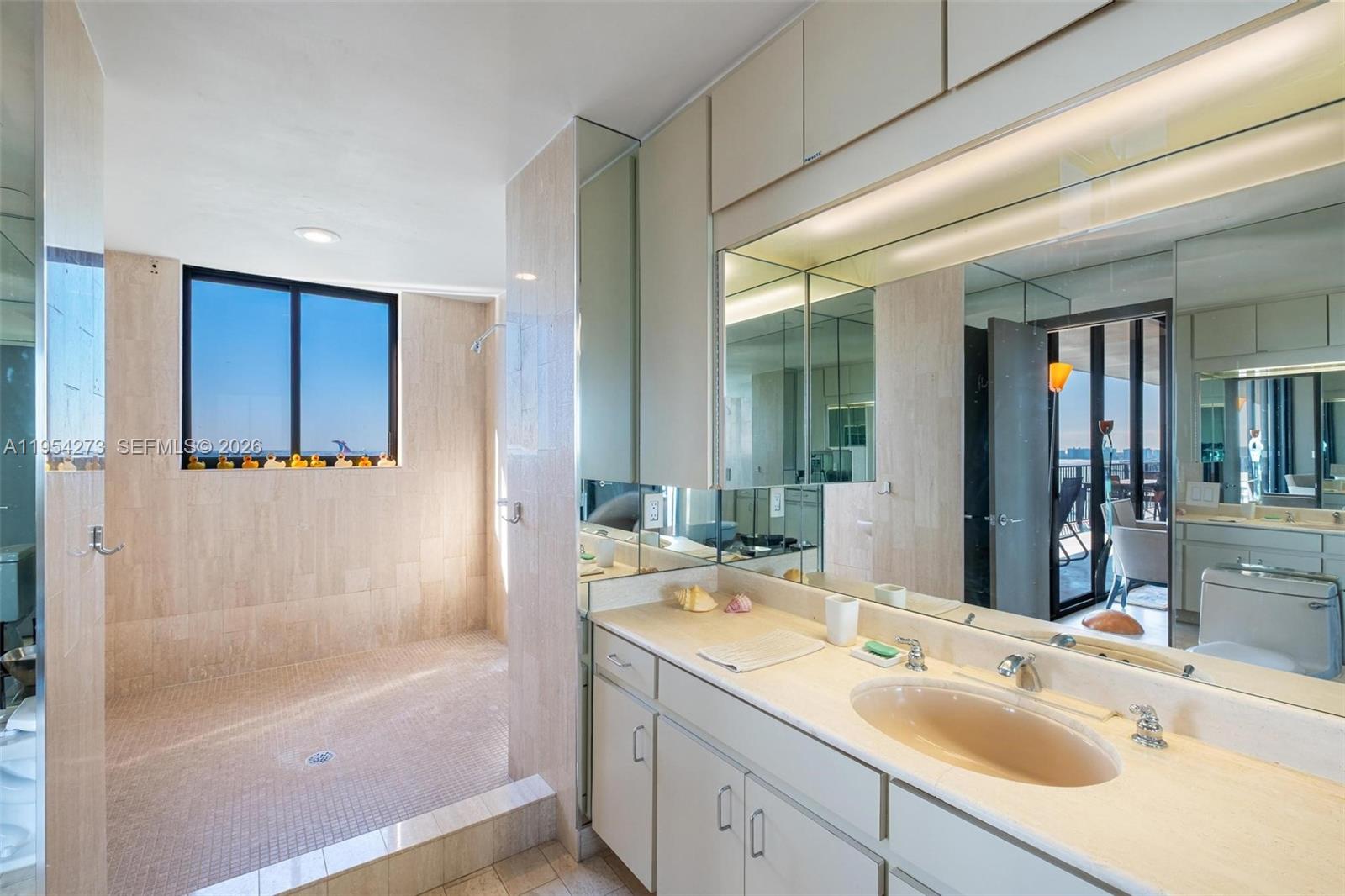 1000 Venetian Way #1501, Miami FL 33139