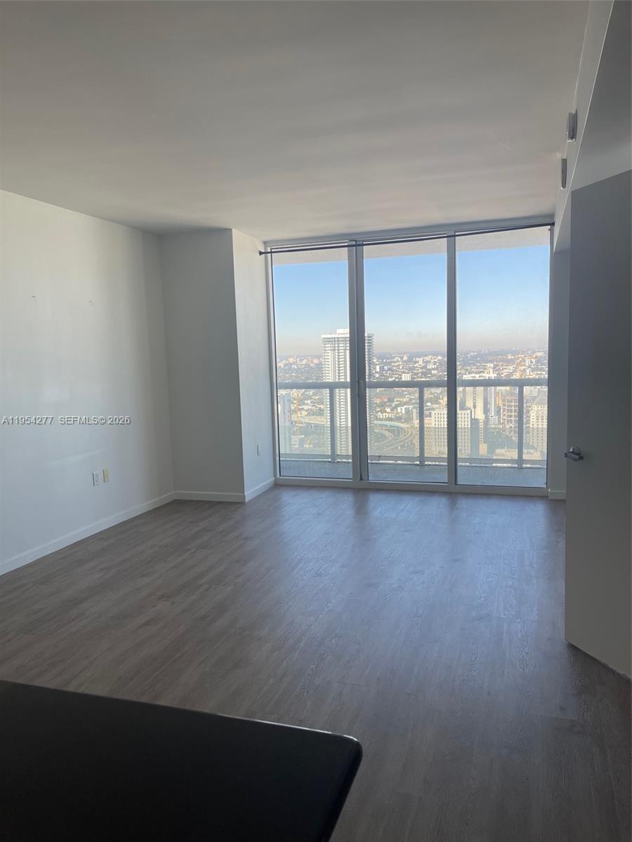 50 Biscayne Blvd #5207, Miami FL 33132