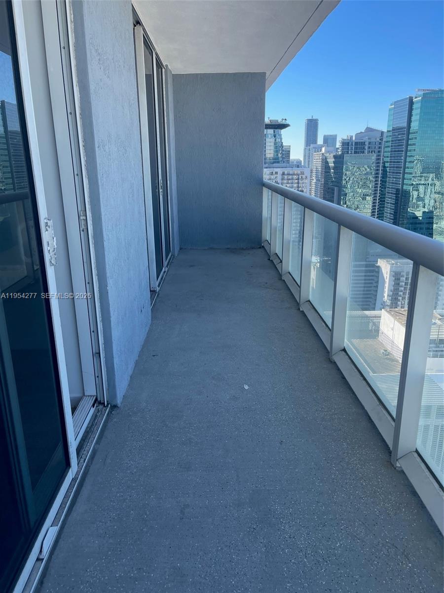 50 Biscayne Blvd #5207, Miami FL 33132