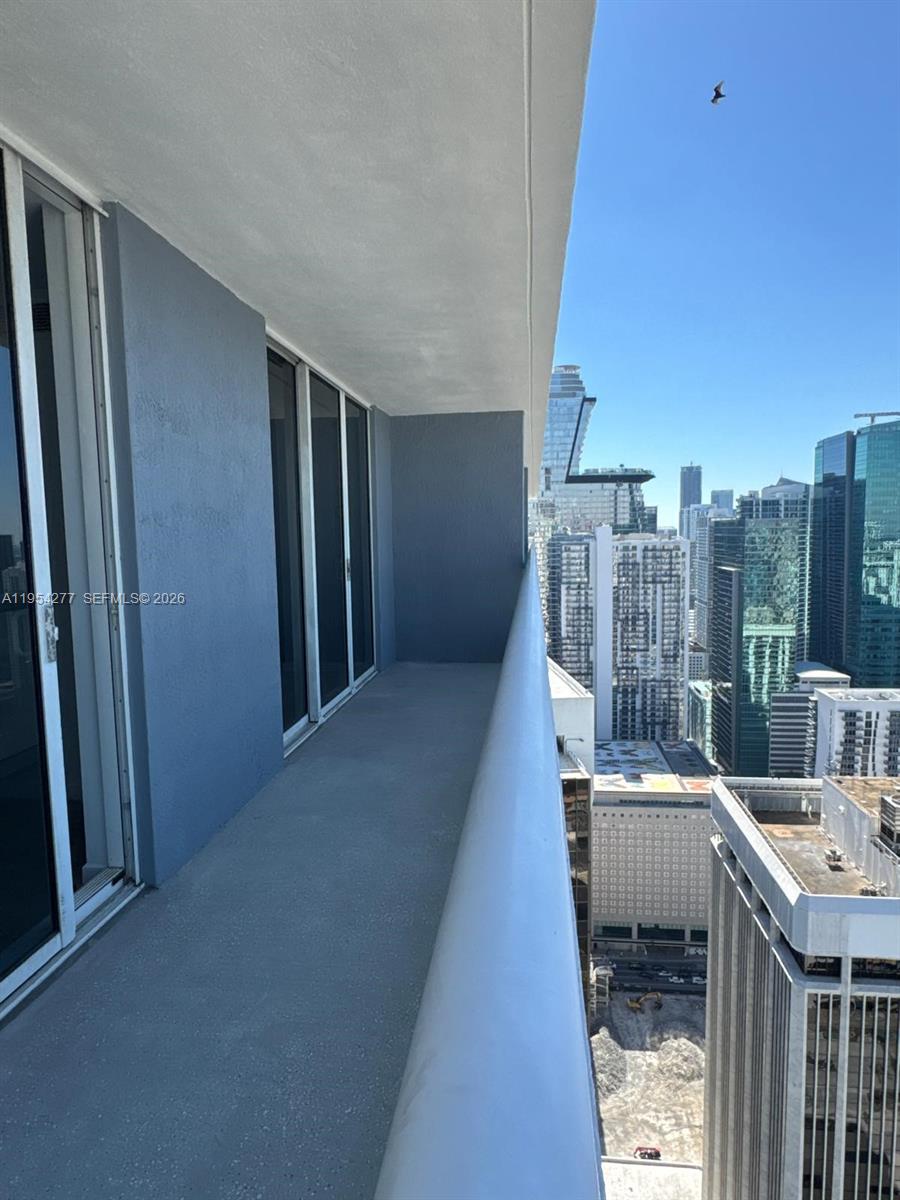 50 Biscayne Blvd #5207, Miami FL 33132