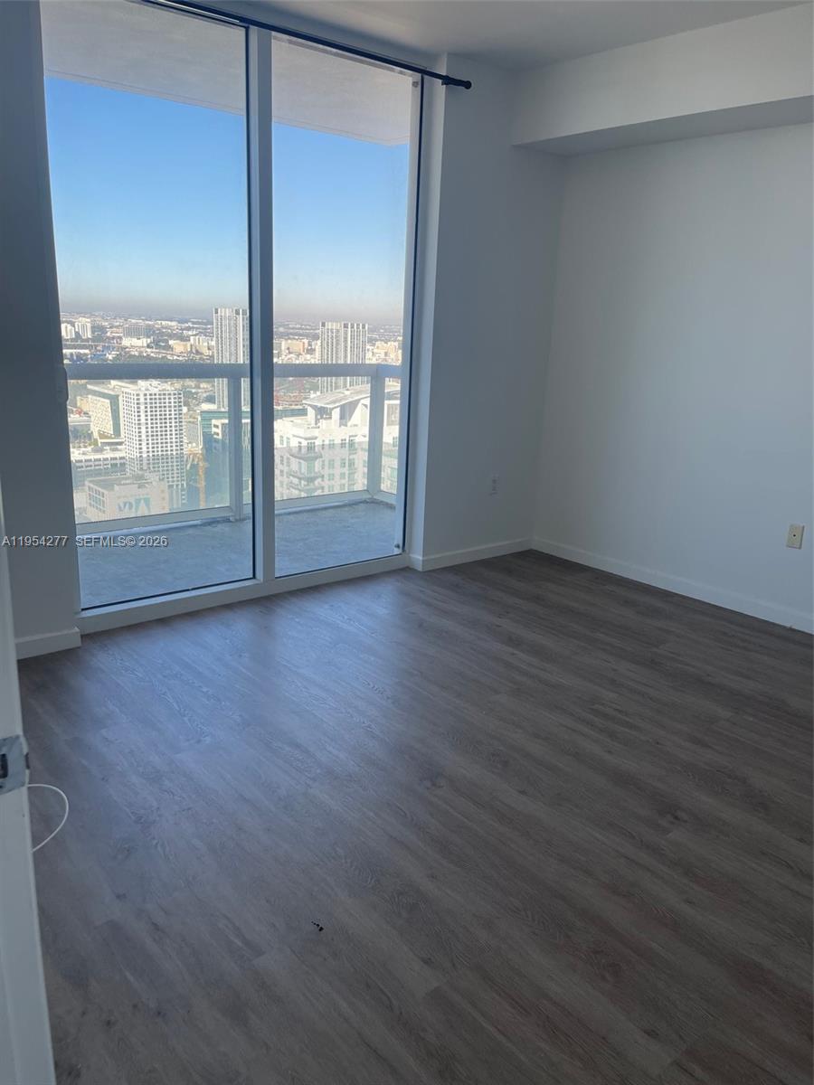 50 Biscayne Blvd #5207, Miami FL 33132
