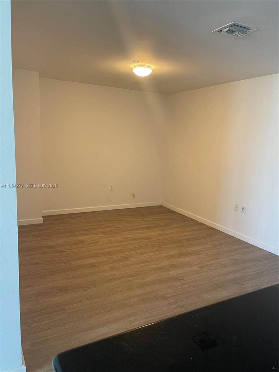 50 Biscayne Blvd #5207, Miami FL 33132