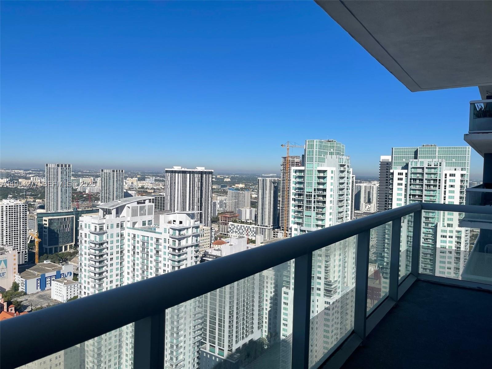 50 Biscayne Blvd #5207, Miami FL 33132