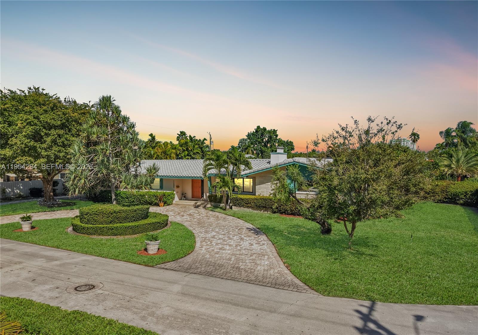 11505 N Bayshore Dr, North Miami FL 33181