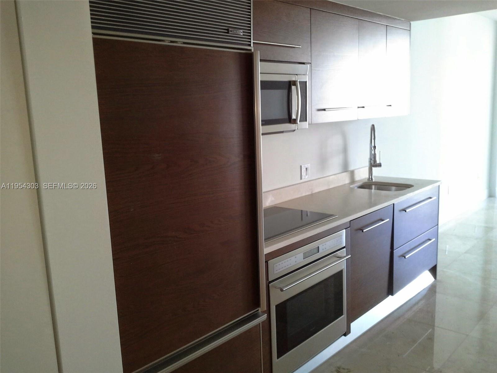 495 Brickell Ave #2208, Miami FL 33131