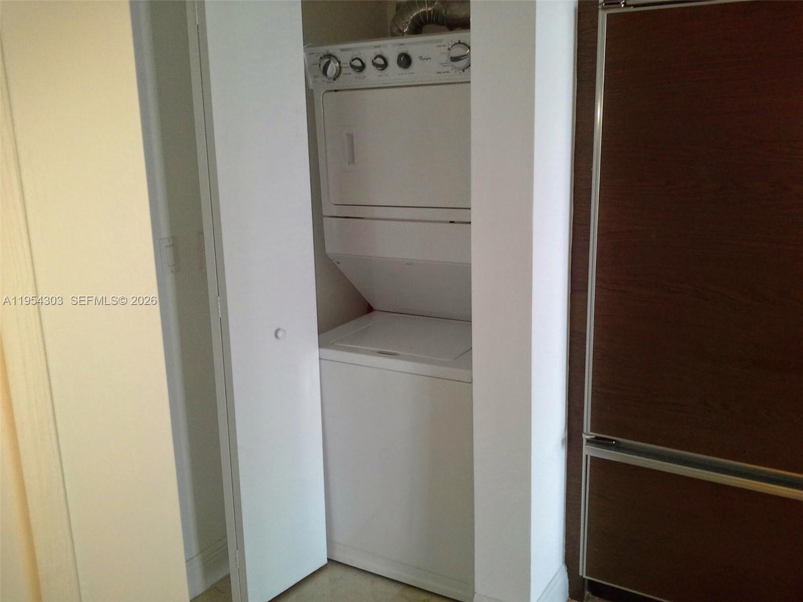495 Brickell Ave #2208, Miami FL 33131