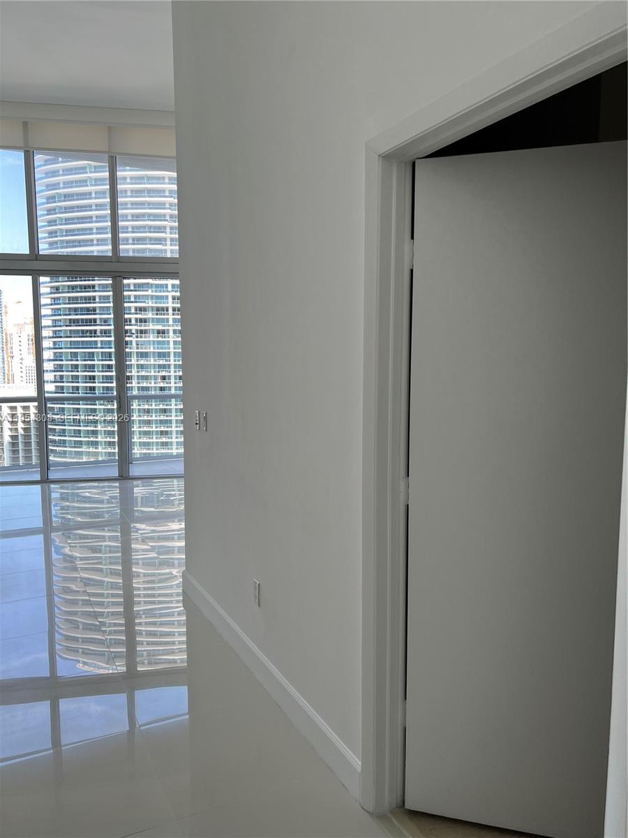 495 Brickell Ave #2208, Miami FL 33131