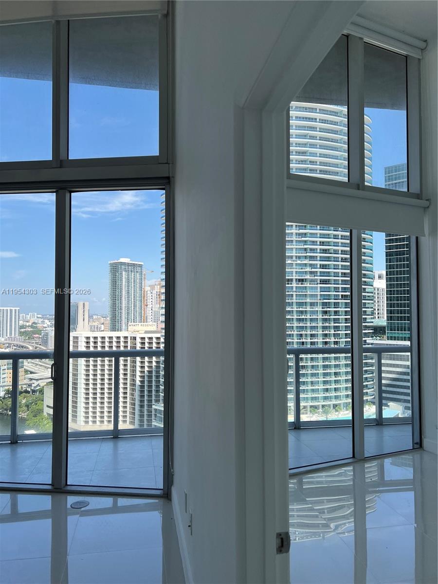 495 Brickell Ave #2208, Miami FL 33131