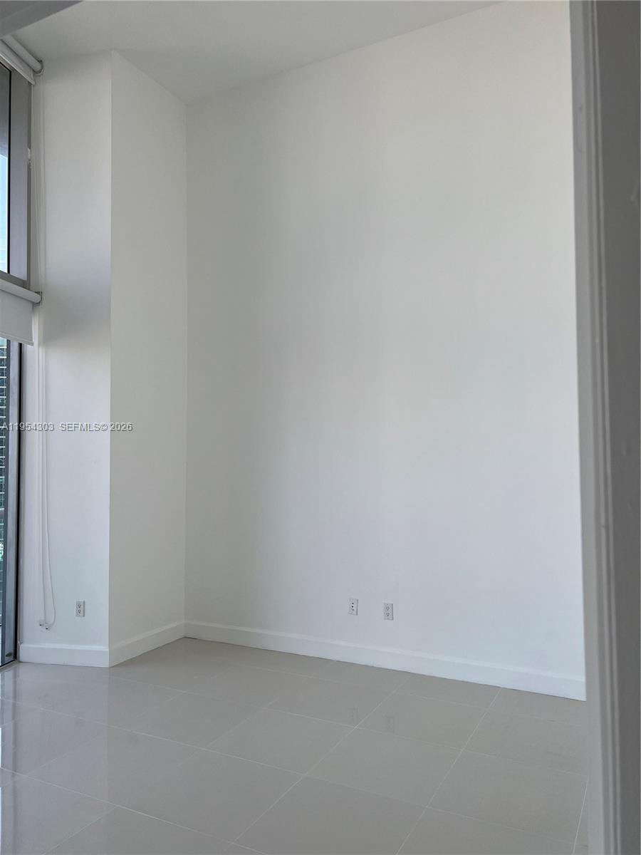 495 Brickell Ave #2208, Miami FL 33131