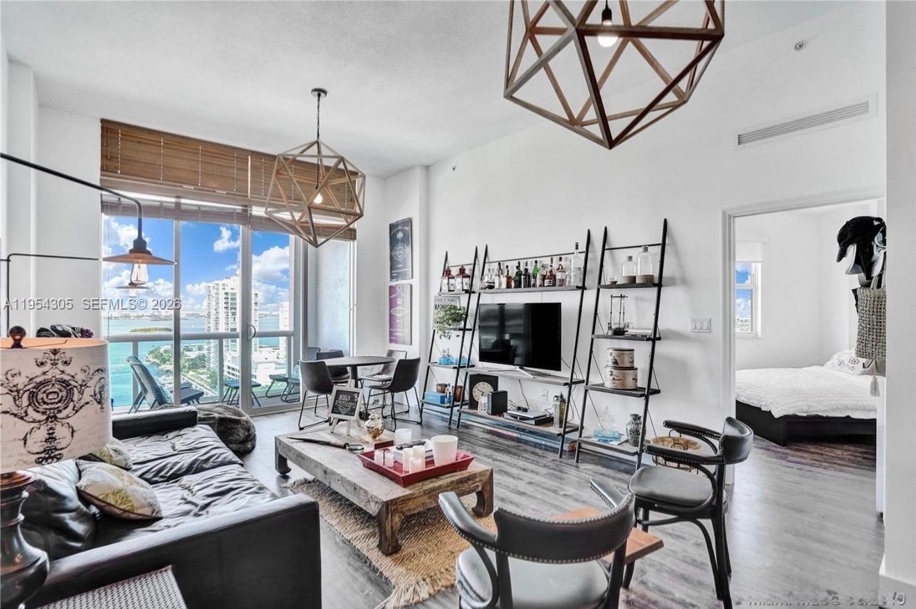 7900 Harbor Island Dr #PH2, North Bay Village FL 33141