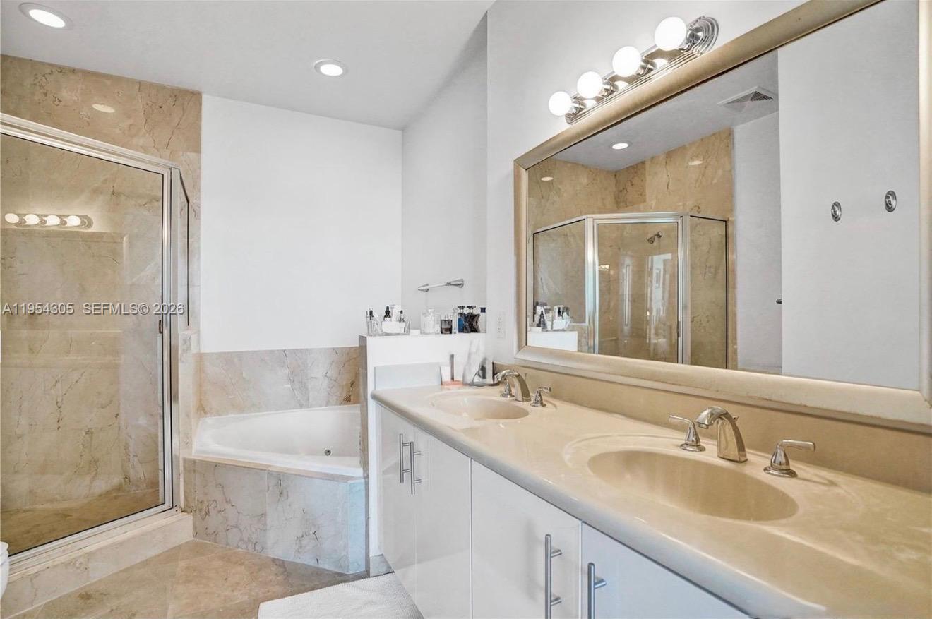 7900 Harbor Island Dr #PH2, North Bay Village FL 33141
