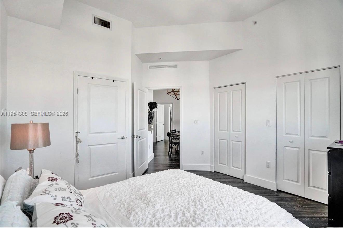 7900 Harbor Island Dr #PH2, North Bay Village FL 33141