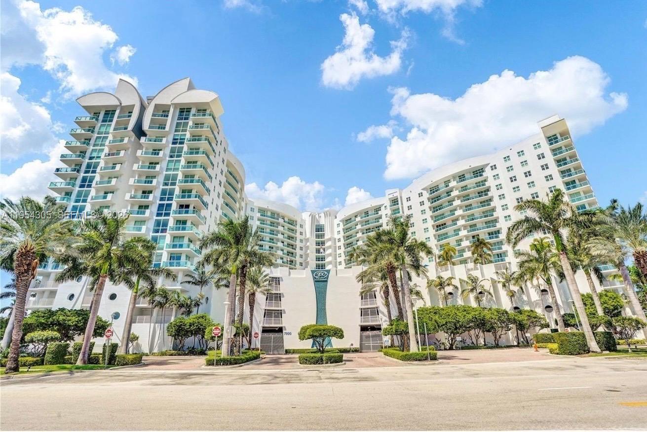 7900 Harbor Island Dr #PH2, North Bay Village FL 33141