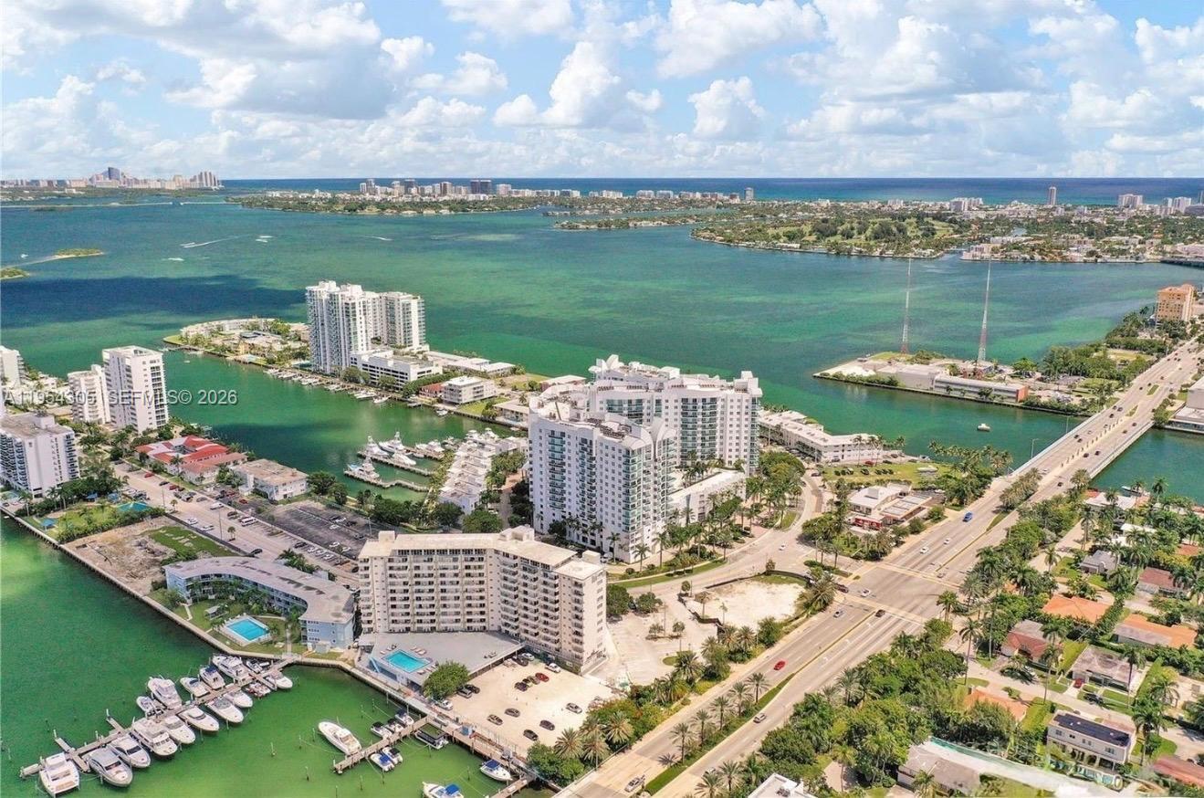 7900 Harbor Island Dr #PH2, North Bay Village FL 33141