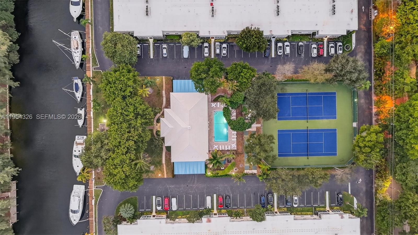 6471 Bay Club Dr #3, Fort Lauderdale FL 33308