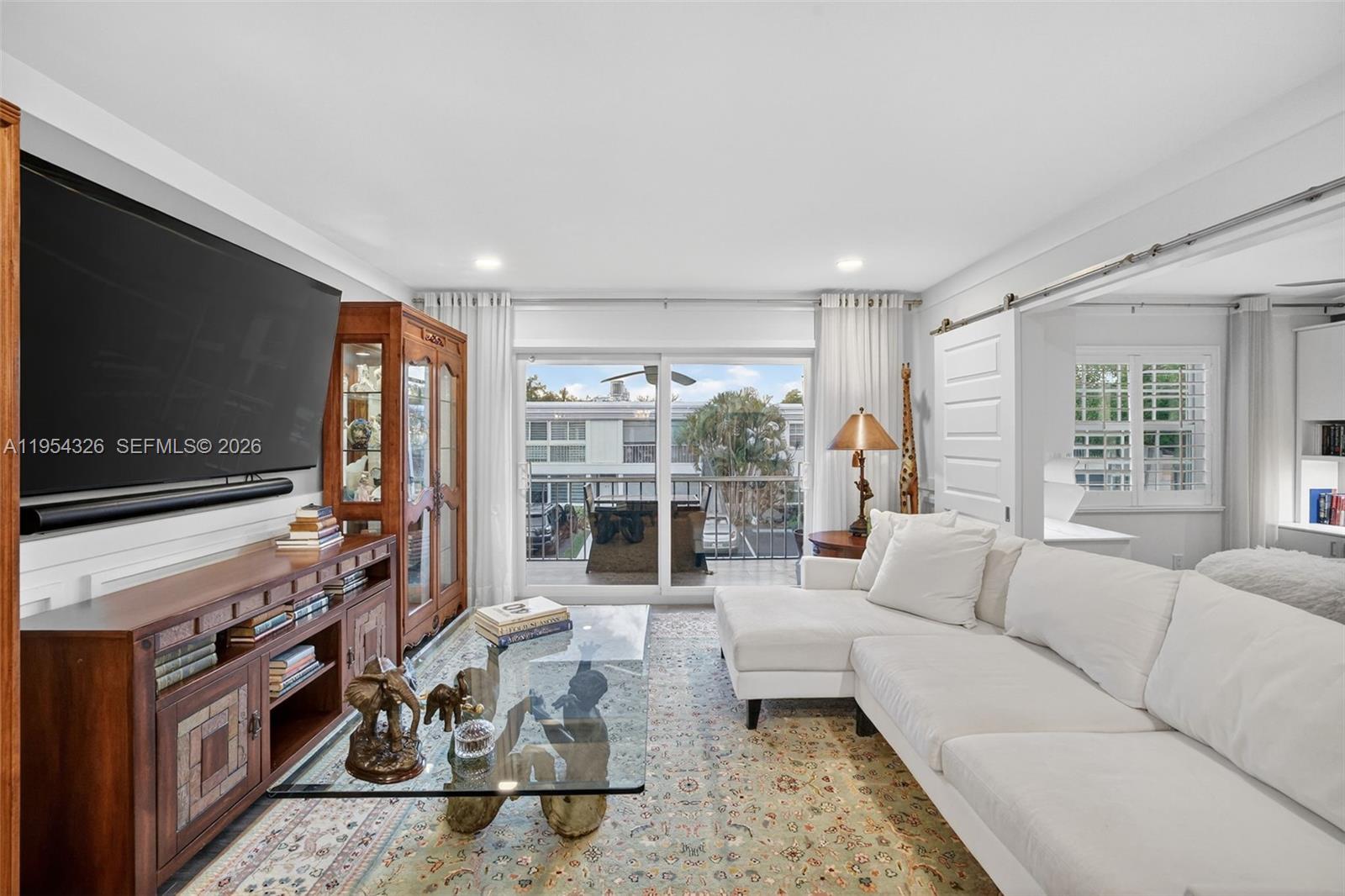 6471 Bay Club Dr #3, Fort Lauderdale FL 33308