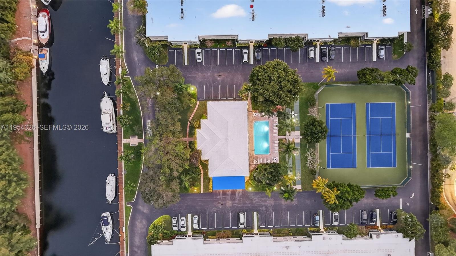 6471 Bay Club Dr #3, Fort Lauderdale FL 33308