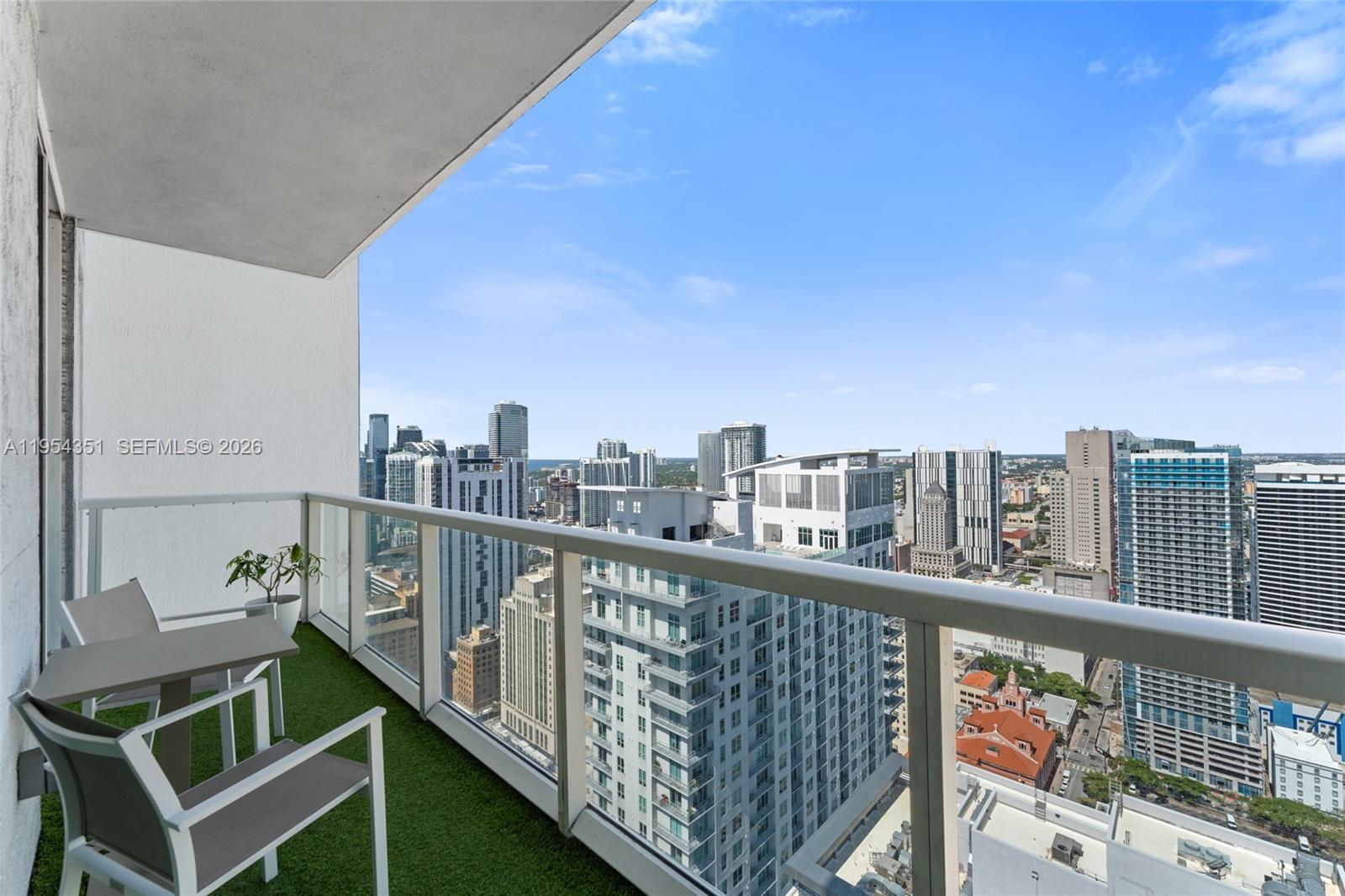 253 NE 2nd St #4304, Miami FL 33132