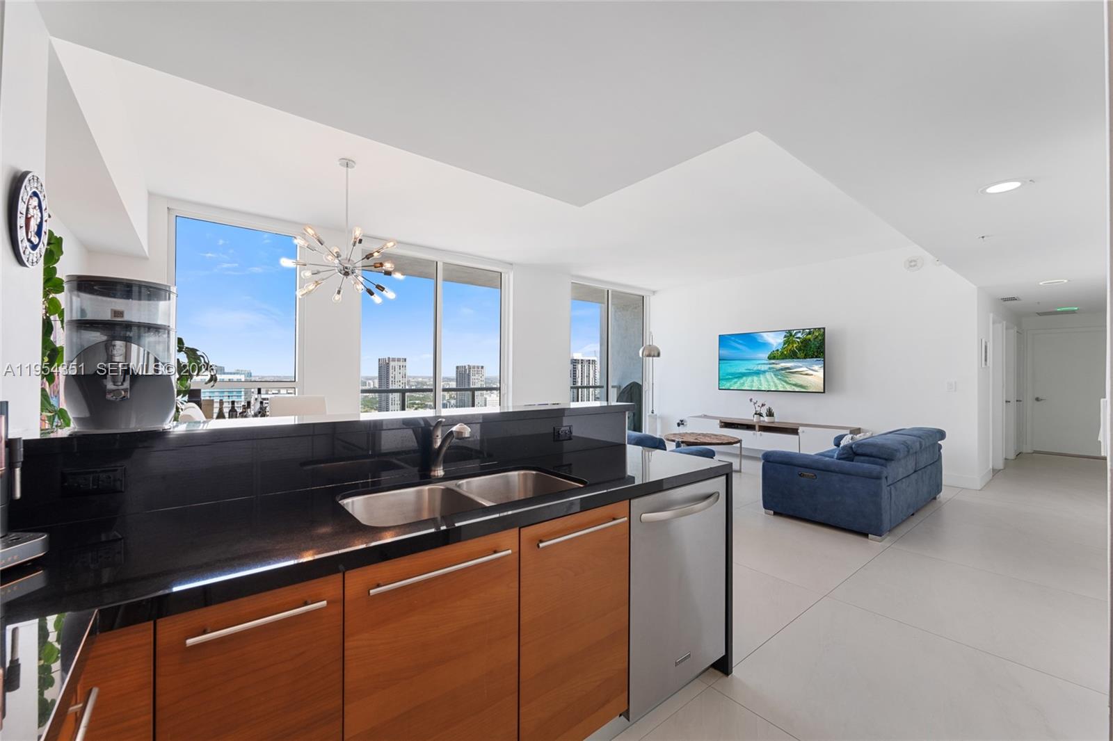 253 NE 2nd St #4304, Miami FL 33132