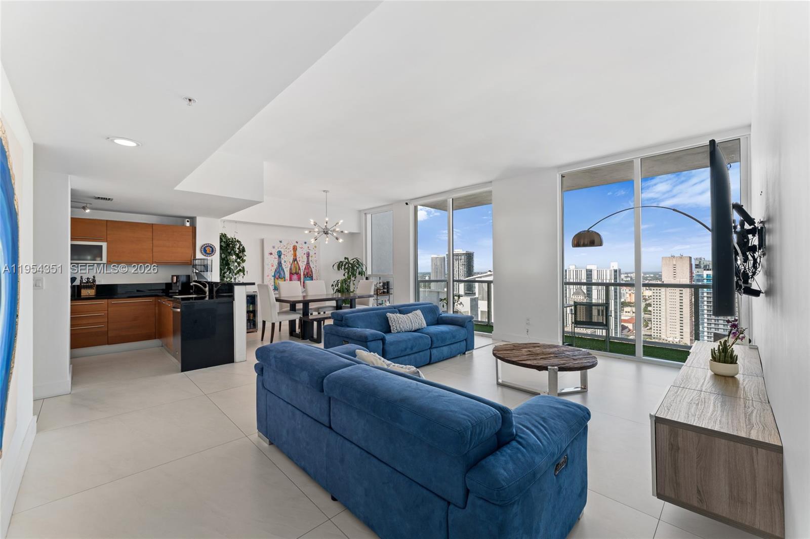 253 NE 2nd St #4304, Miami FL 33132