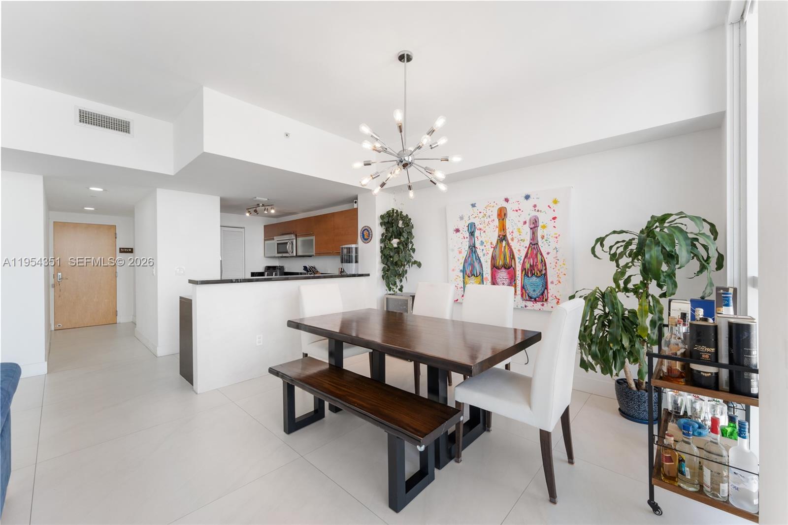 253 NE 2nd St #4304, Miami FL 33132