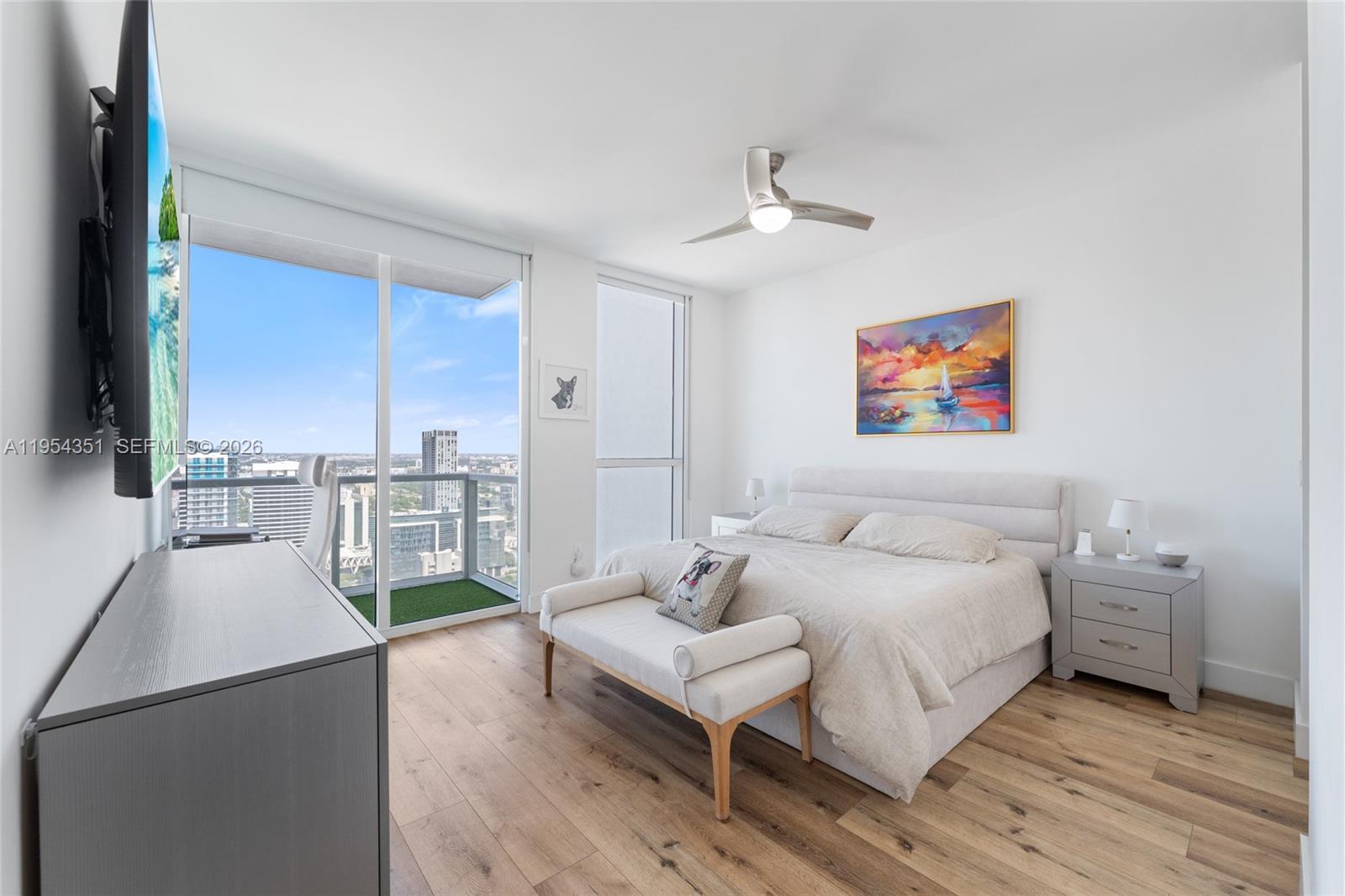 253 NE 2nd St #4304, Miami FL 33132